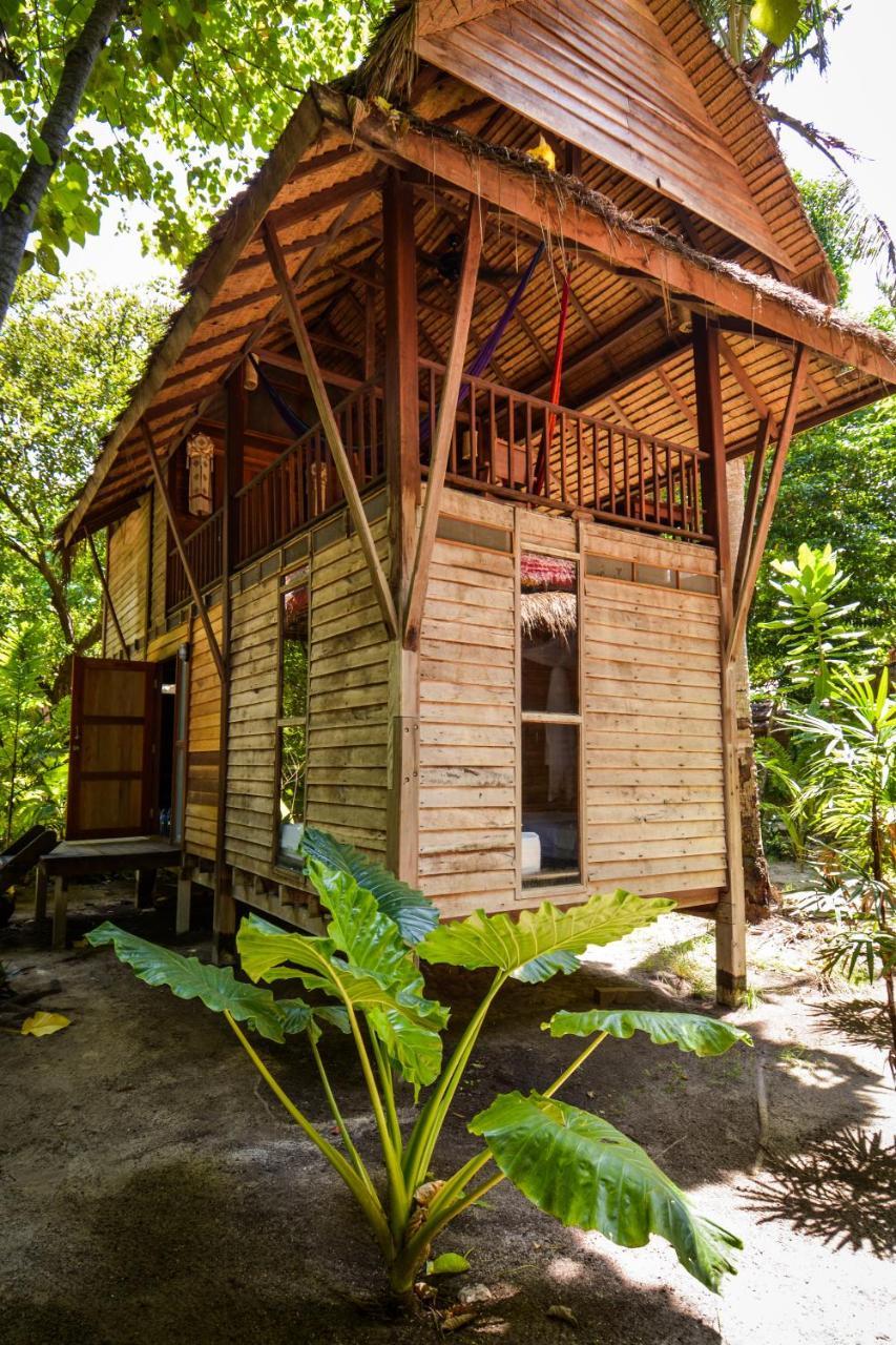 Castaway Resort 3*