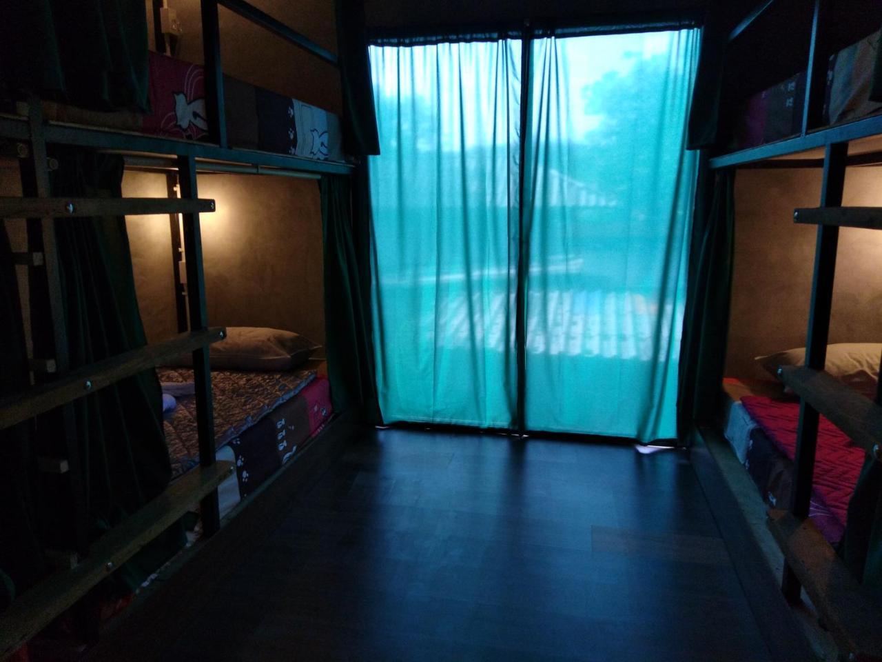 Phayam Hostel Koh Phayam