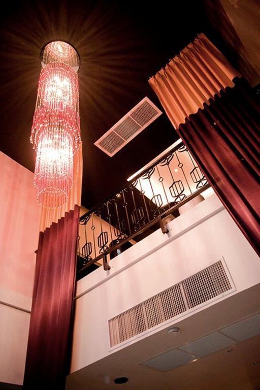 Glitz Hotel