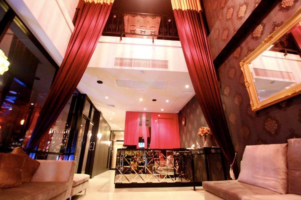 Glitz Hotel 3*