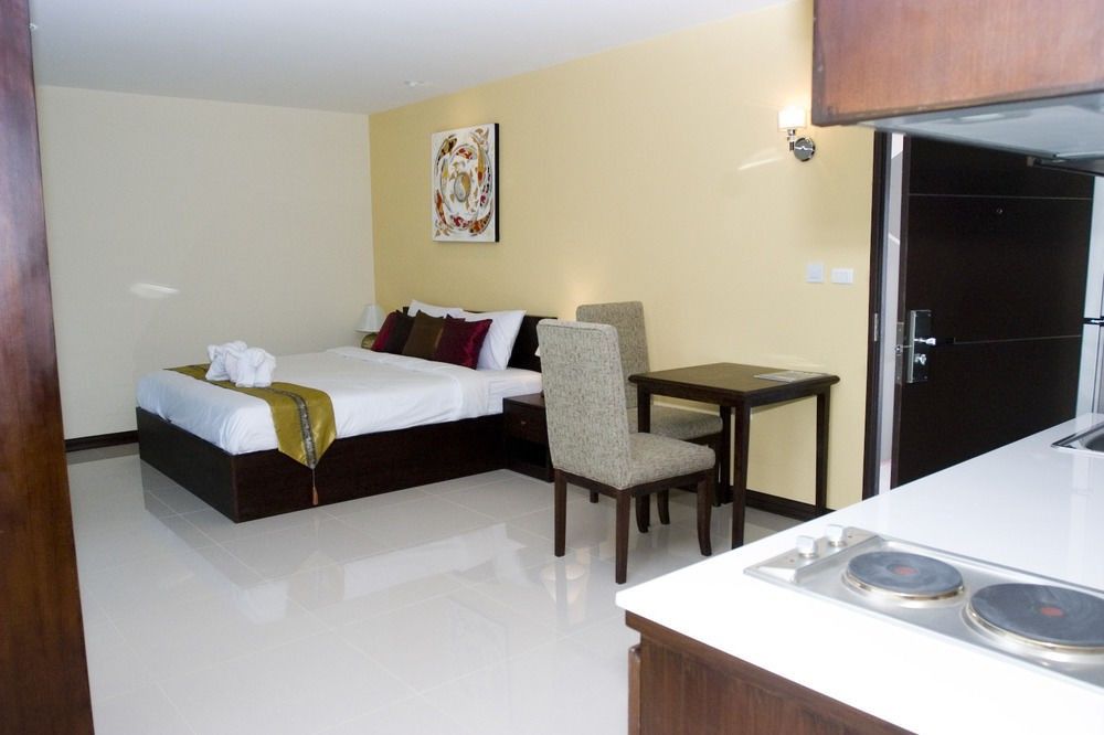 Hotel The Lai Thai Luxury Condominiums 4*