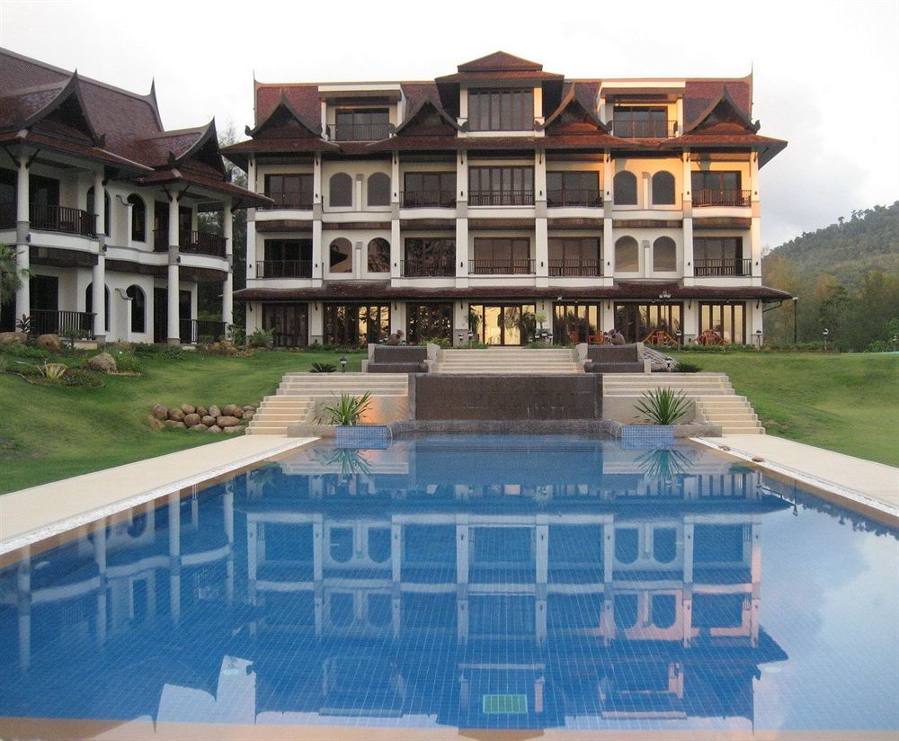Riverside & Hotel 4*