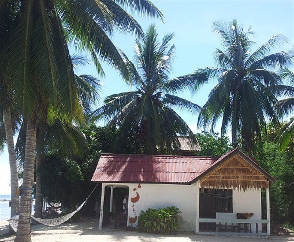 Resort Sea Bar & Baan Tai