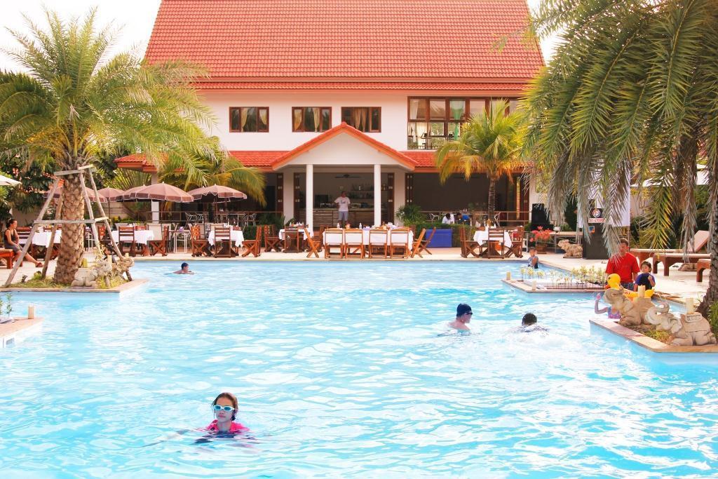 Armonia Village And 3* Chumphon