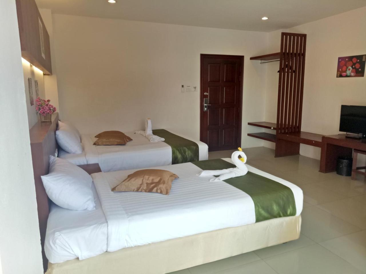7 Sky Residency 3*