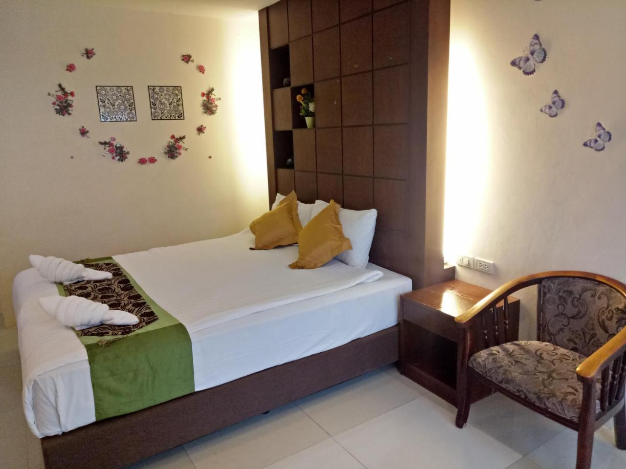 7 Sky Residency 3*