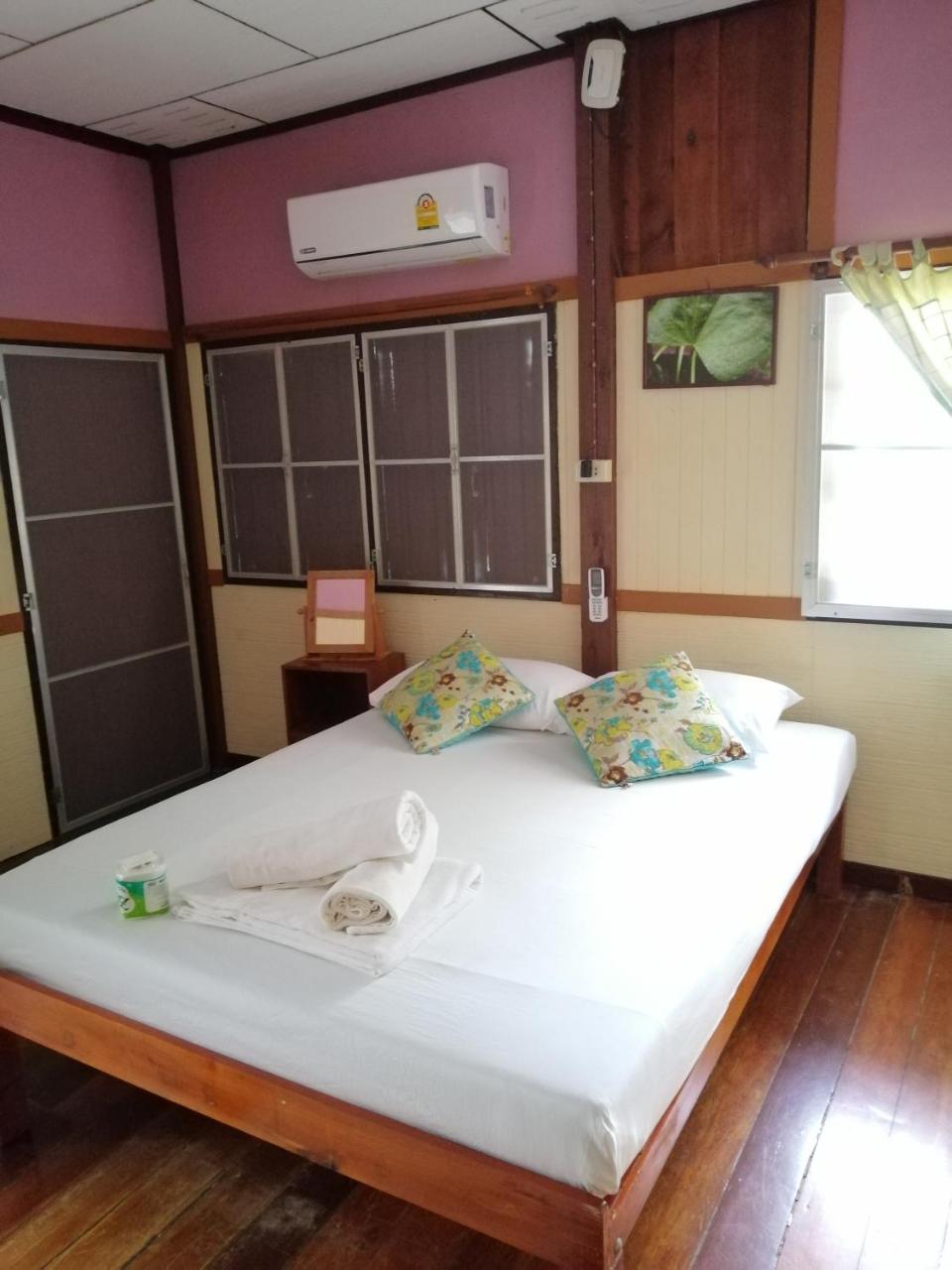 บ้านสนมณีโฮมสเตย์ Bansonmanee Holiday park