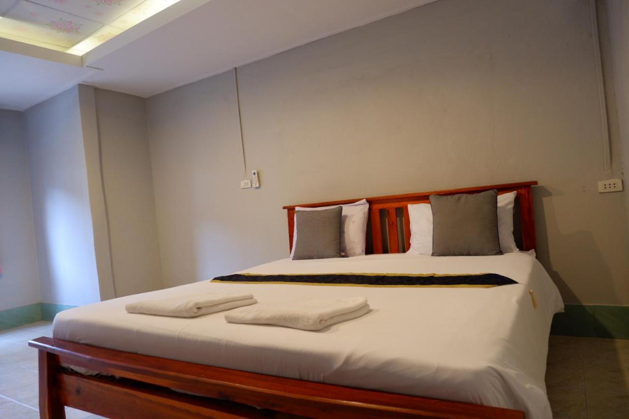 Guest house Marina Hut 2*