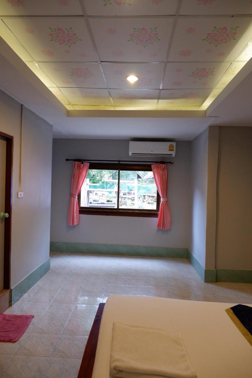 Marina Hut Guest house