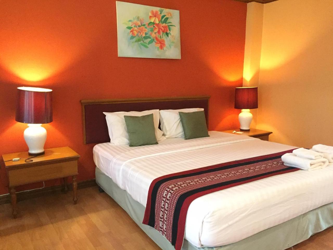 Resort Ubon Buri & Warin Chamrap