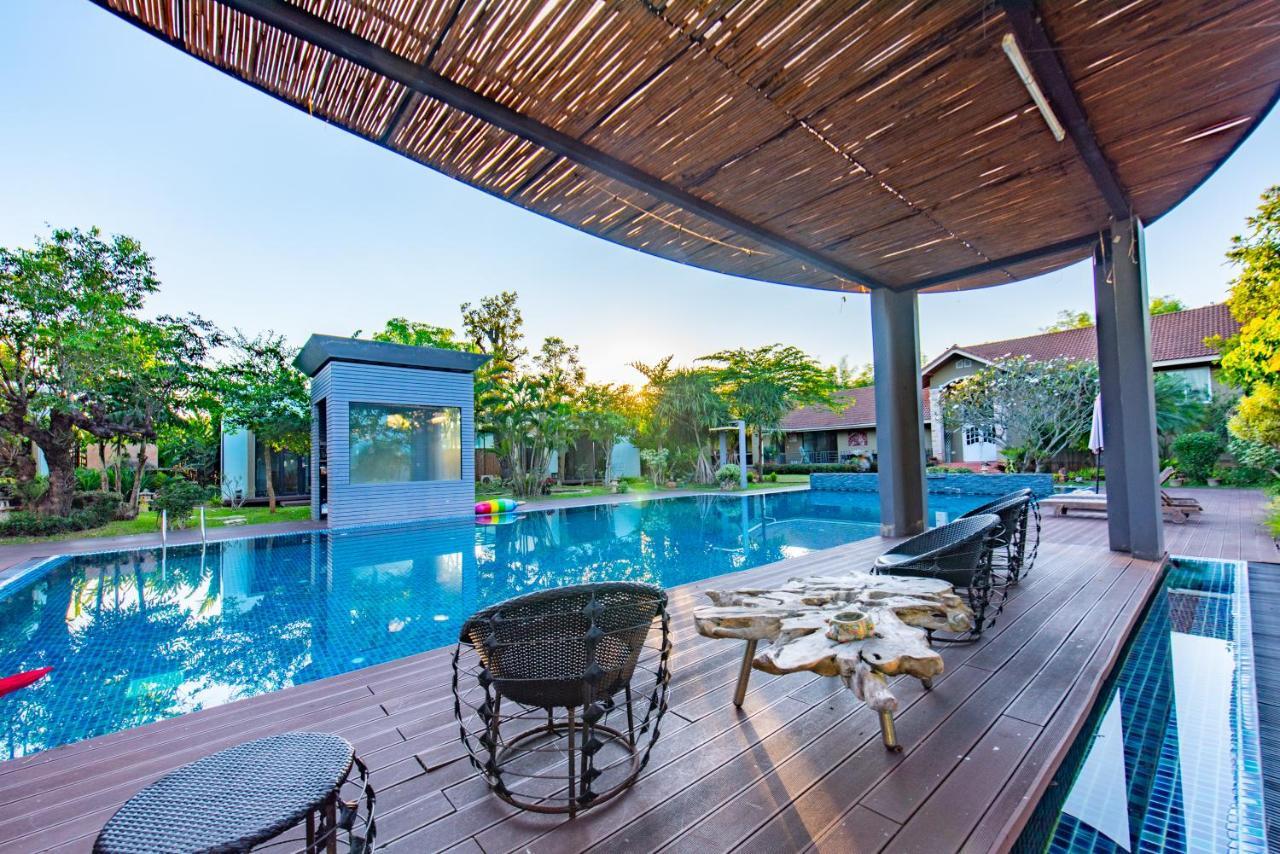 Resort Corner