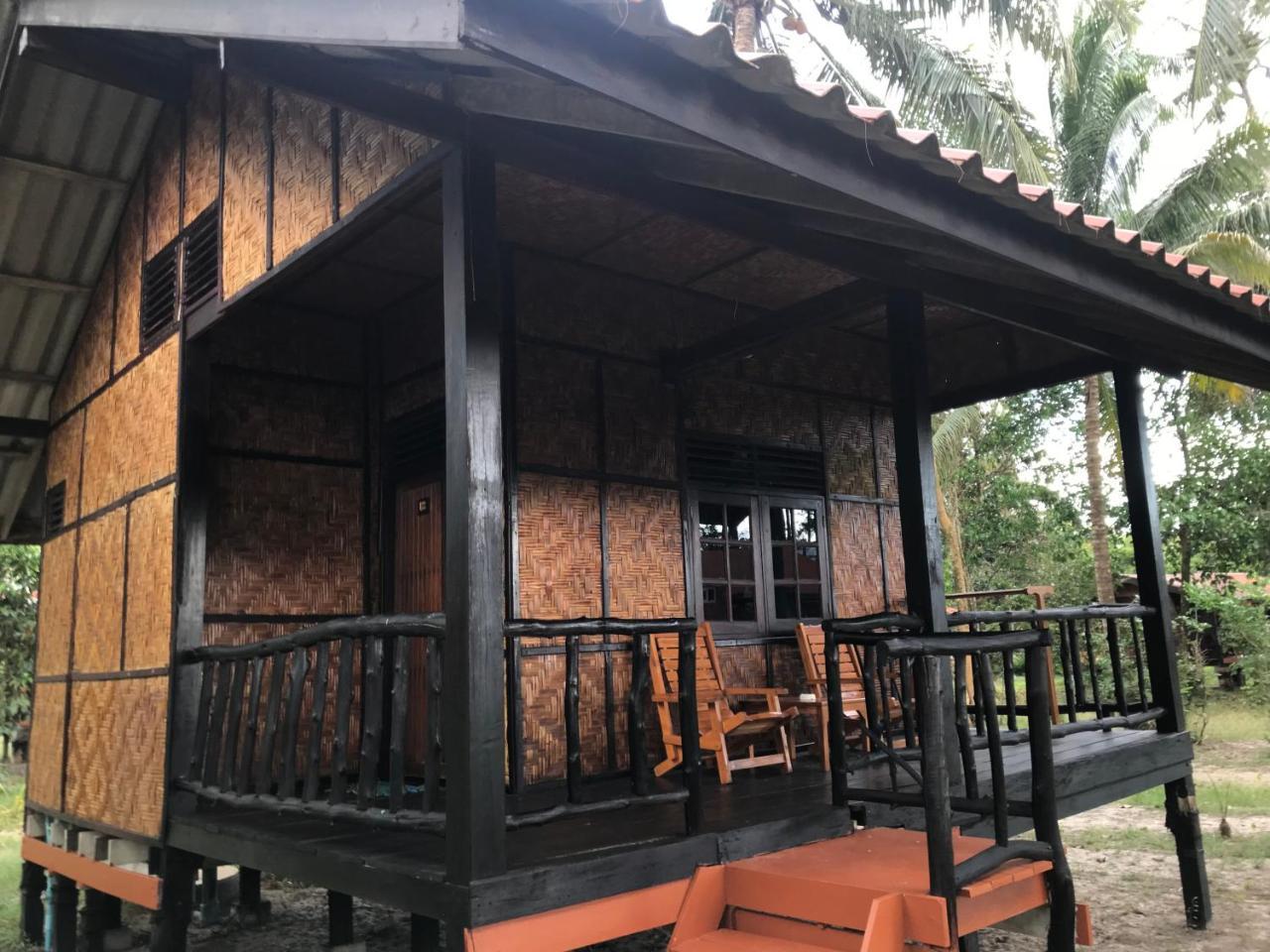 Aow Yai Bungalows Resort Koh Phayam