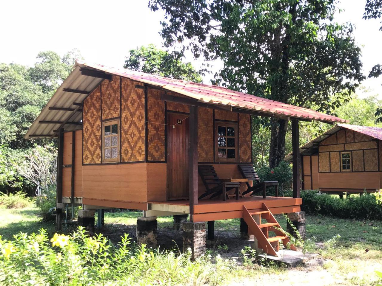 Aow Yai Bungalows