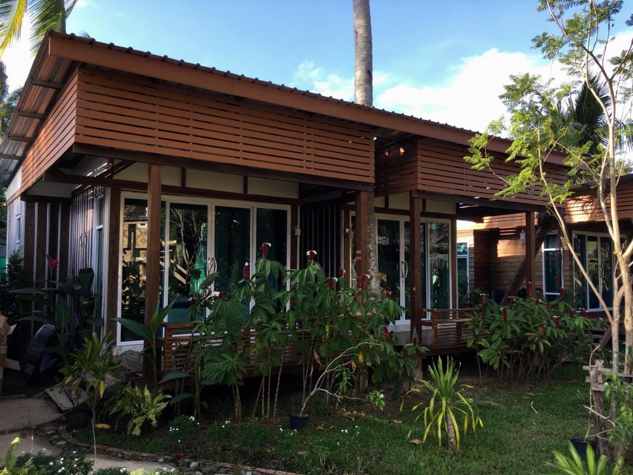 Resort Mook Montra Sea Front Koh Mook