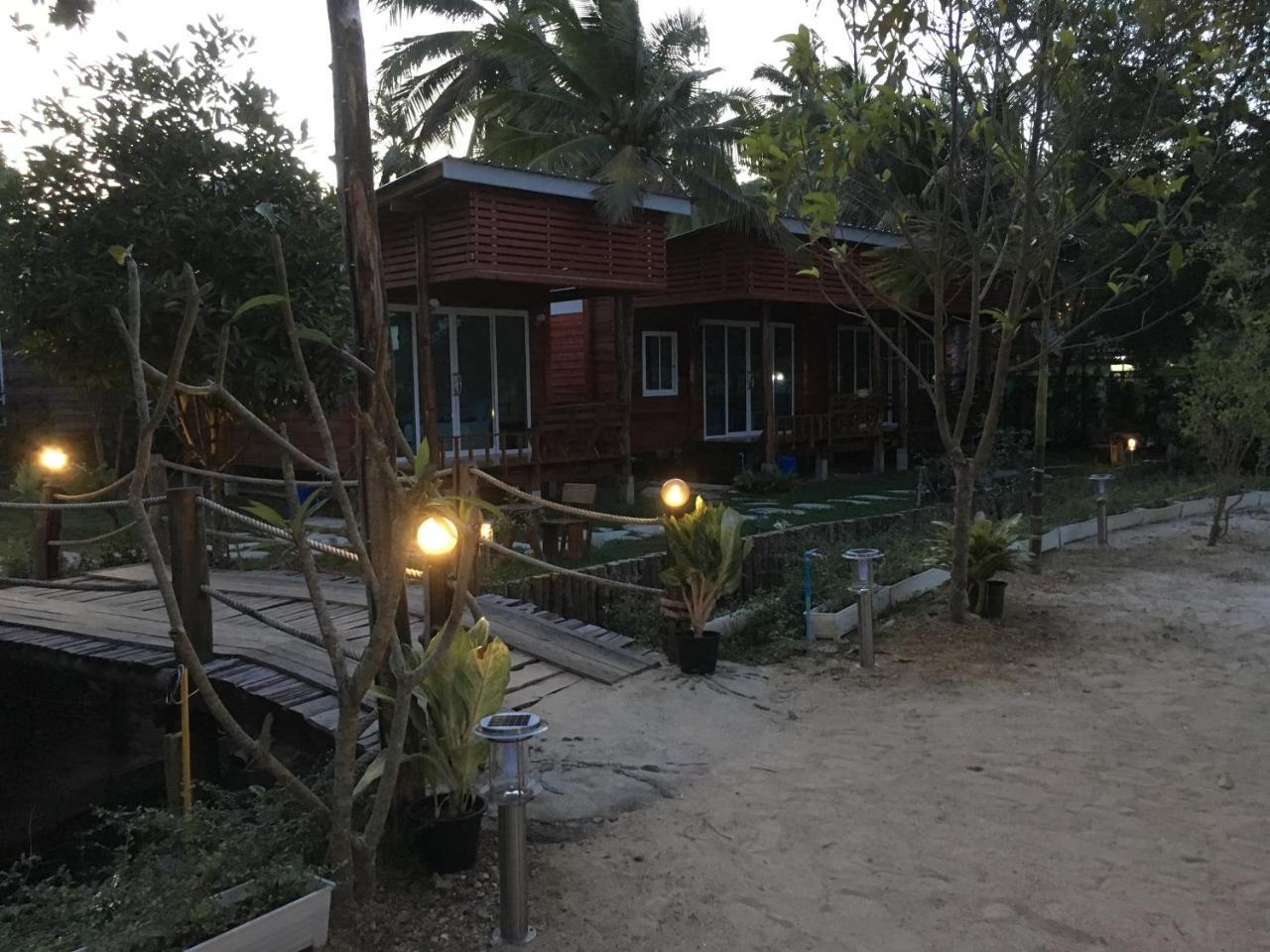 Mook Montra Sea Front Resort