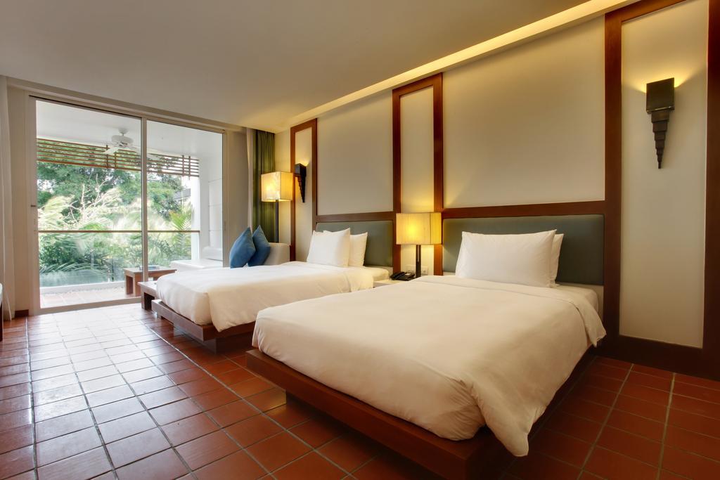 Hotel The Sea Patong