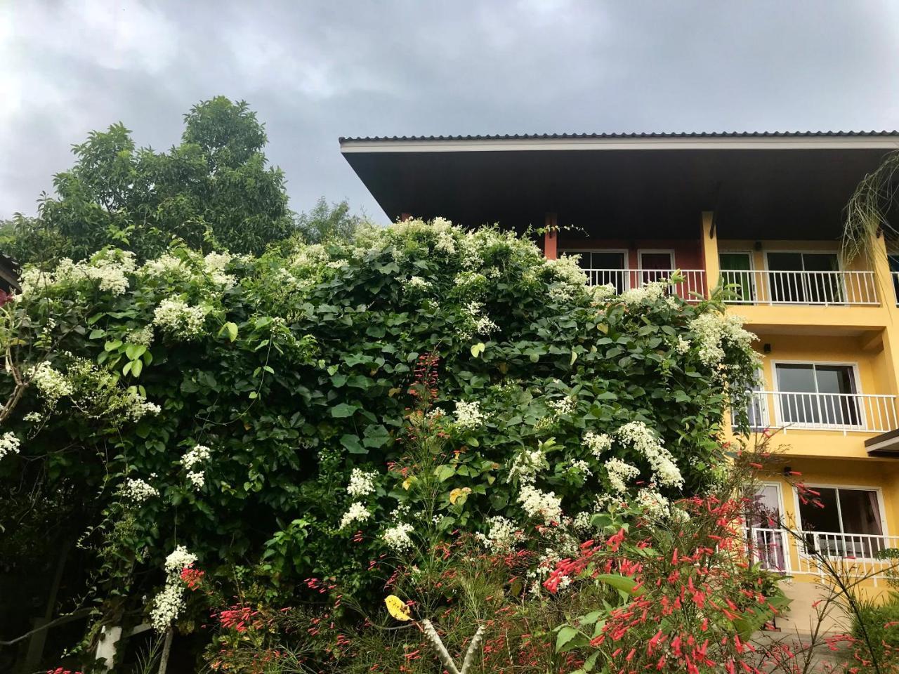 Resort Baan Suan Rojjana Muak Lek