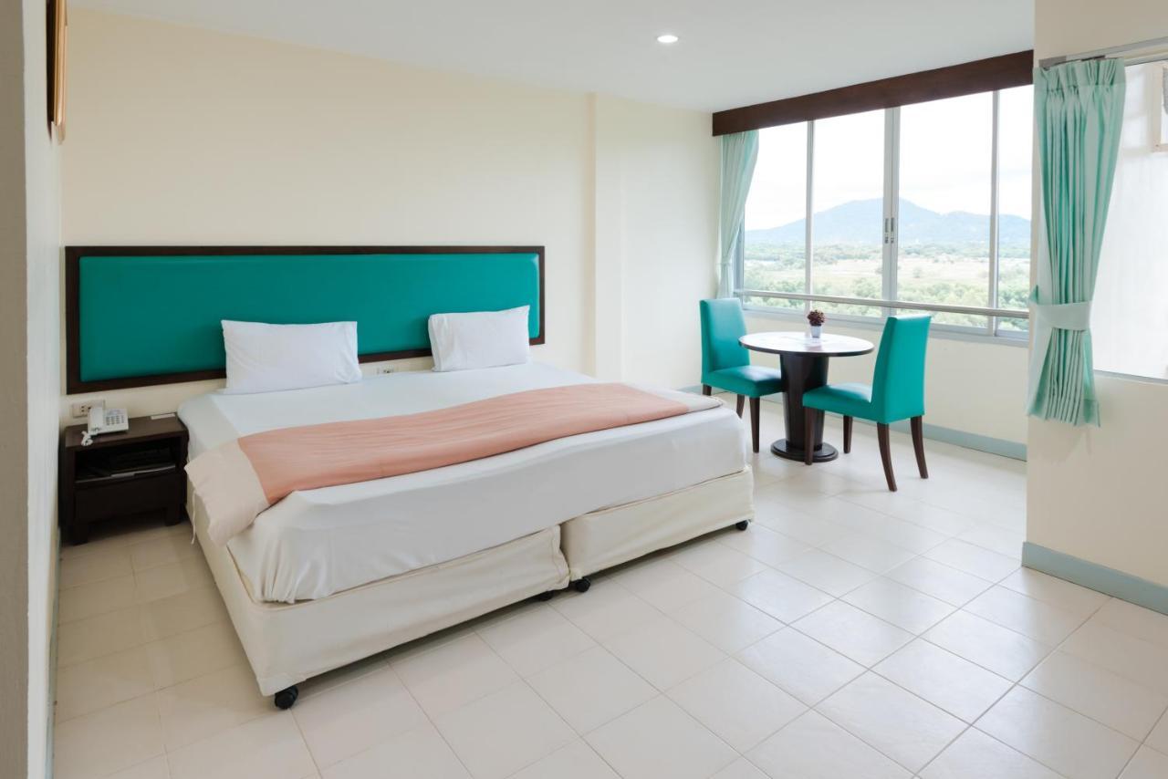 Nice Beach Hotel Rayong