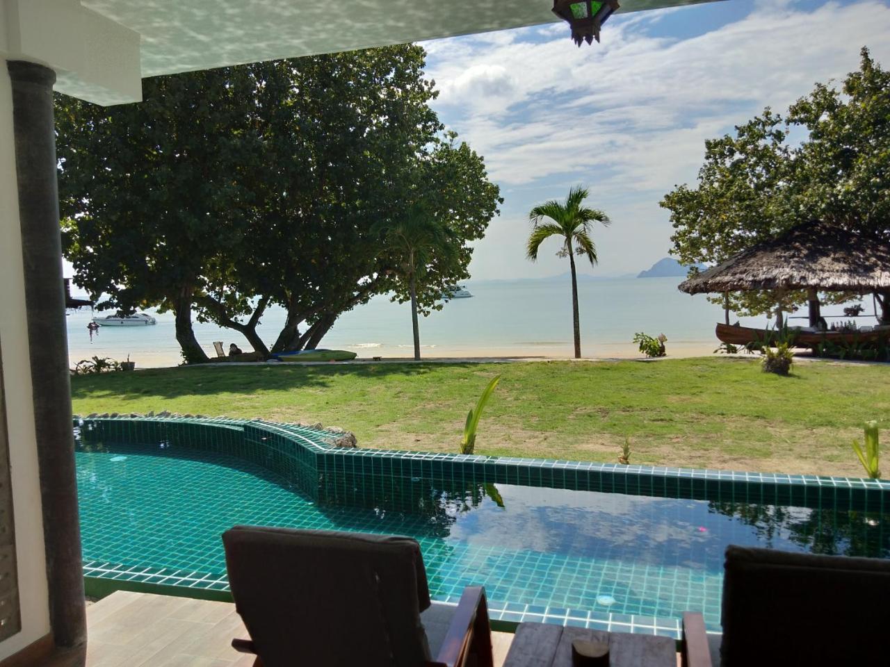 Yao Yai Resort 4*