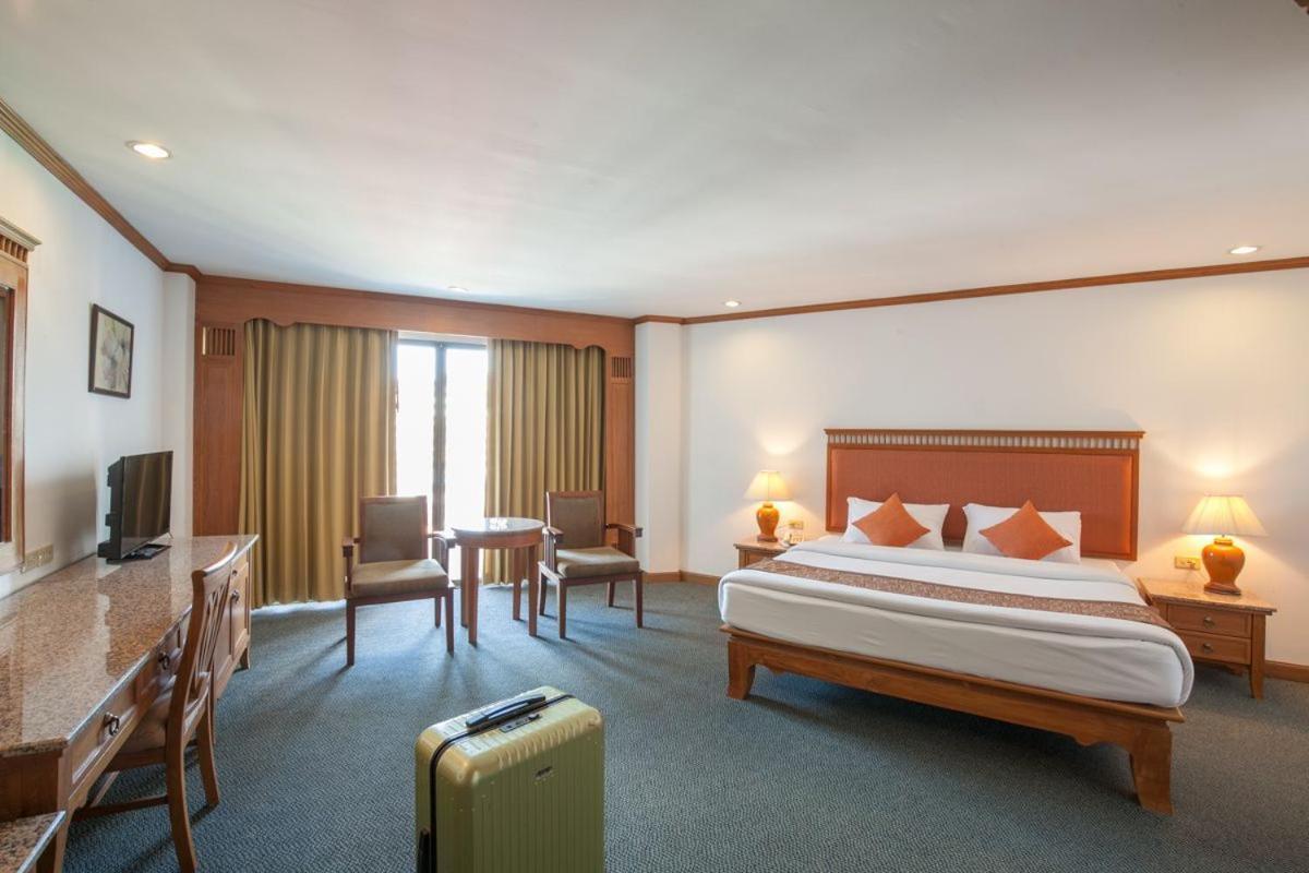 Royal Palace 3*
