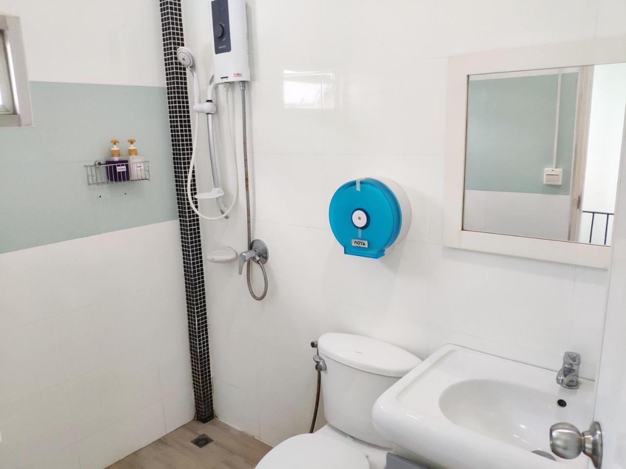 Ninety 9 (adults Only) Hostel *
