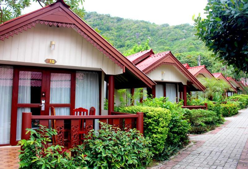 Sunset Beach Club & Spa Resort 4*