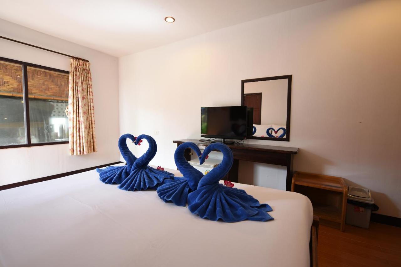 Twin Palms Resort 2*