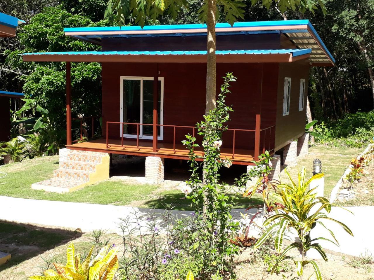 Elephant & Castle Bed & Breakfast *