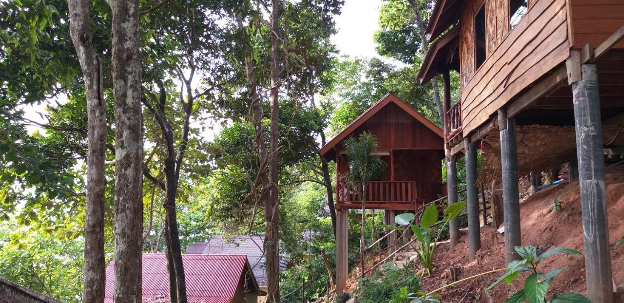 Jungle Hill 3*