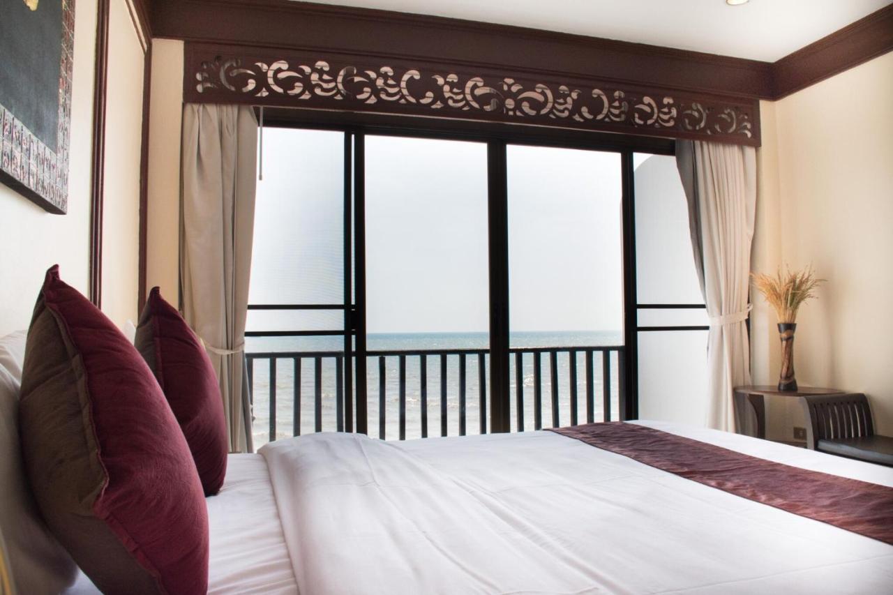 Sea Memories White Hotel