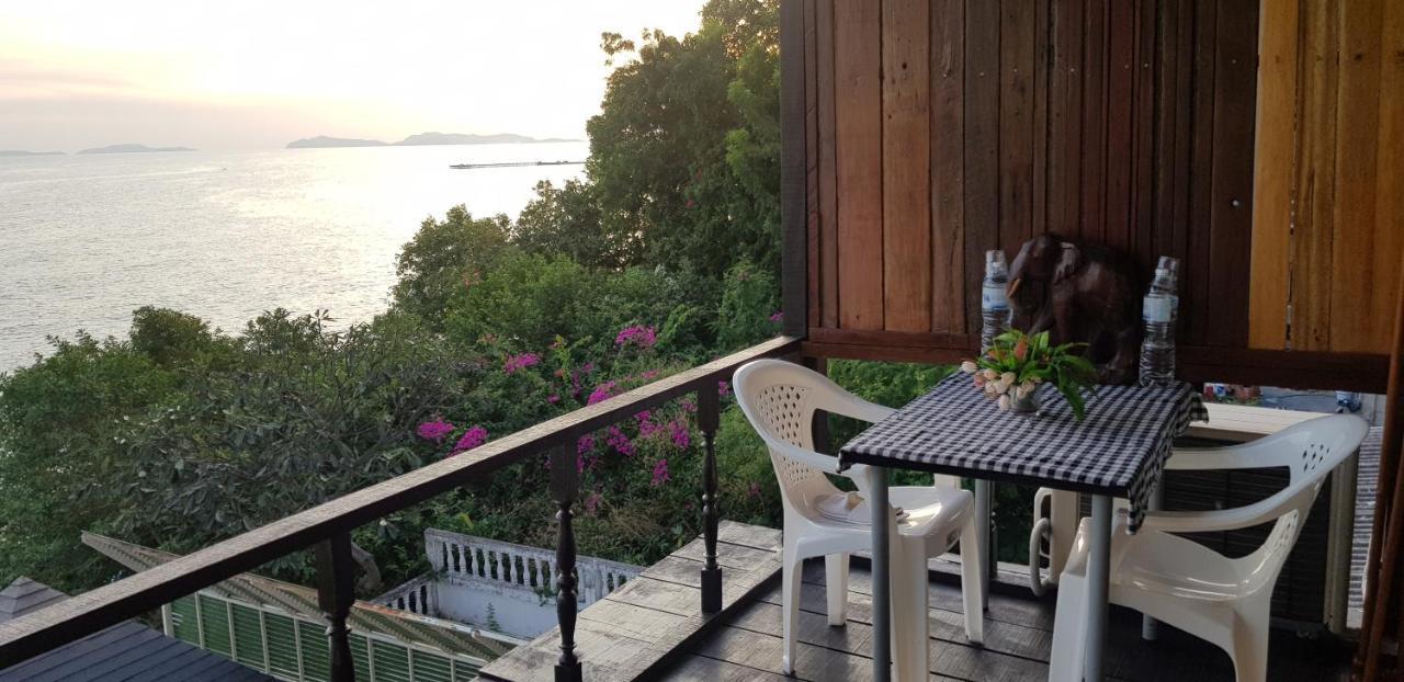 The Sea View Banchang Hostel *