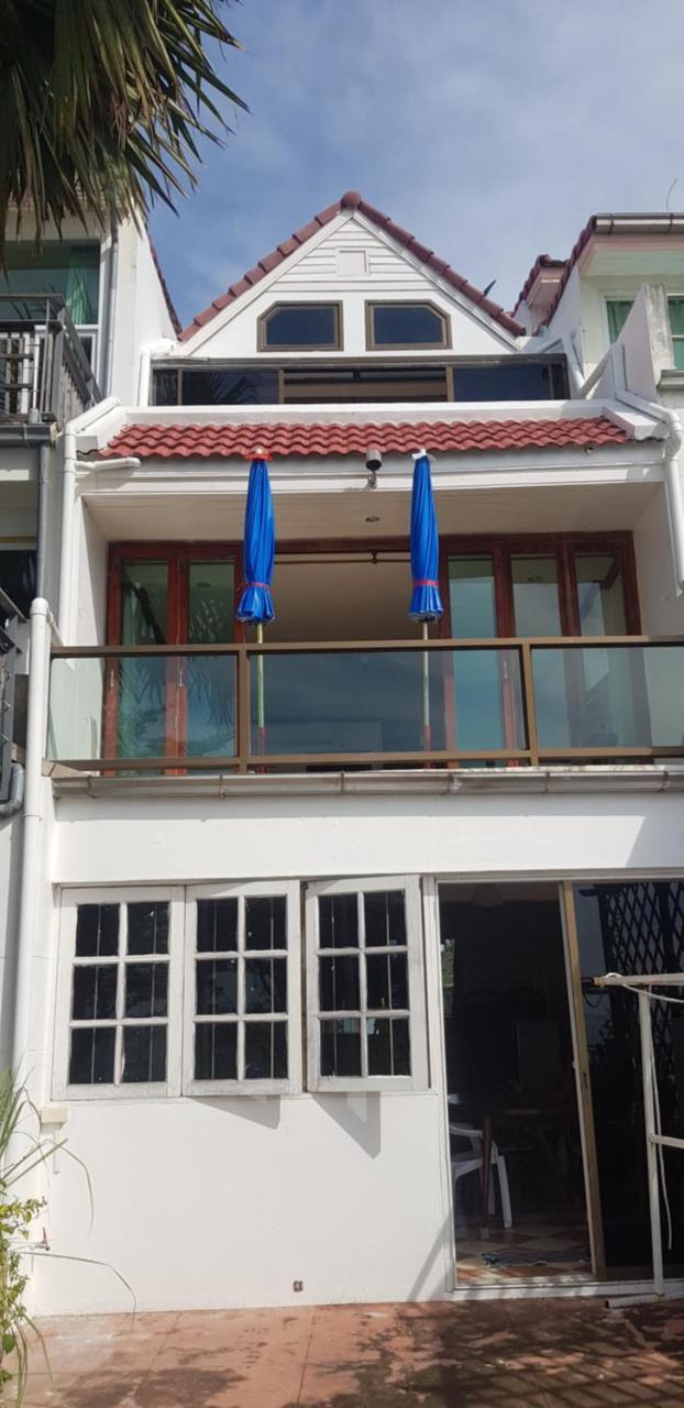 The Sea View Banchang Hostel *