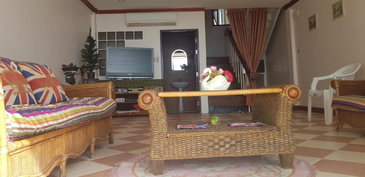 The Sea View Banchang Hostel *