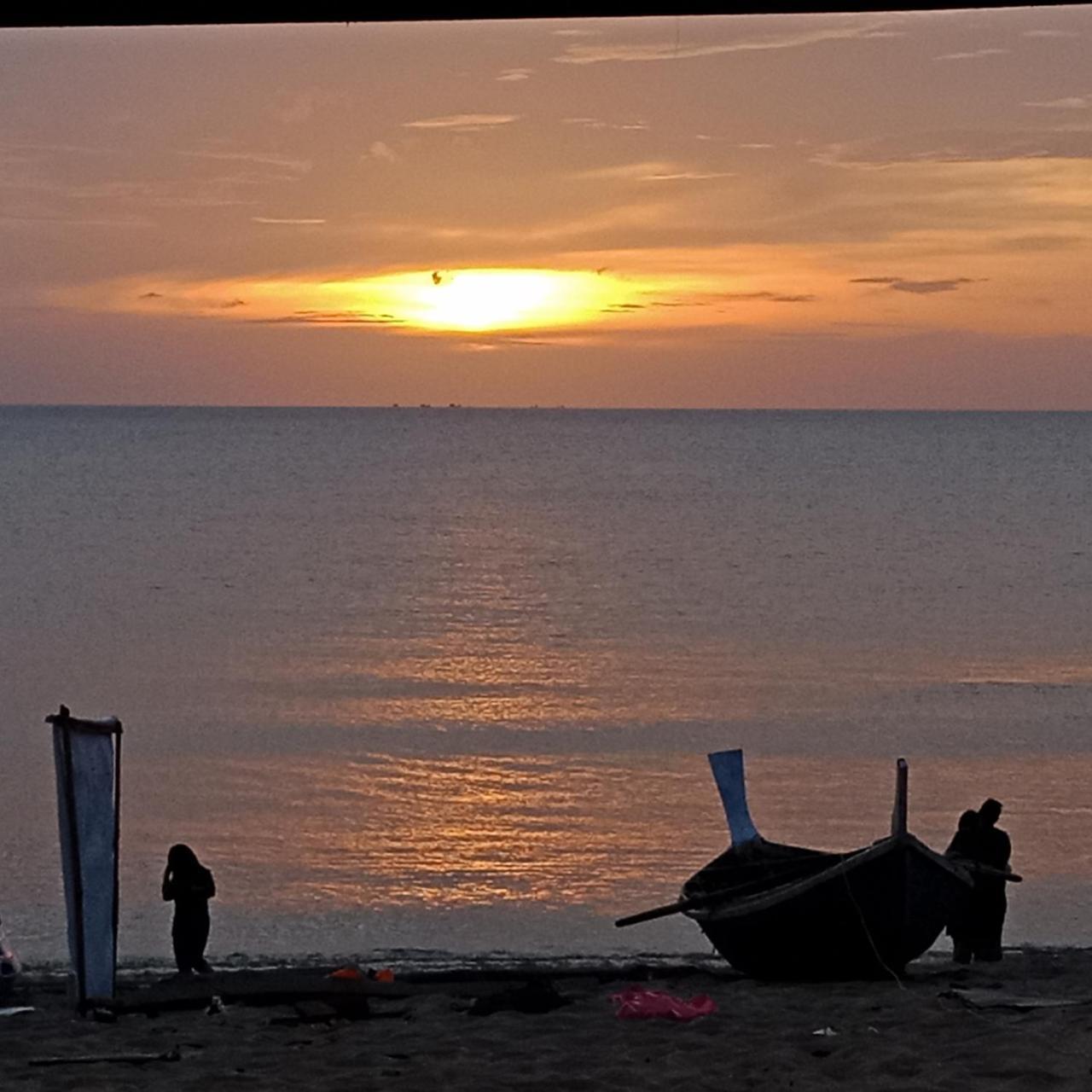 Dahla Lanta Hut * Koh Lanta