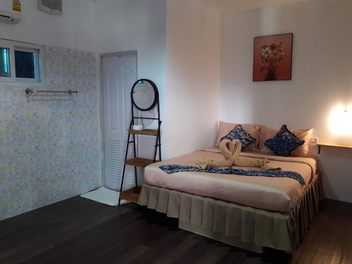 Decho Hostel *