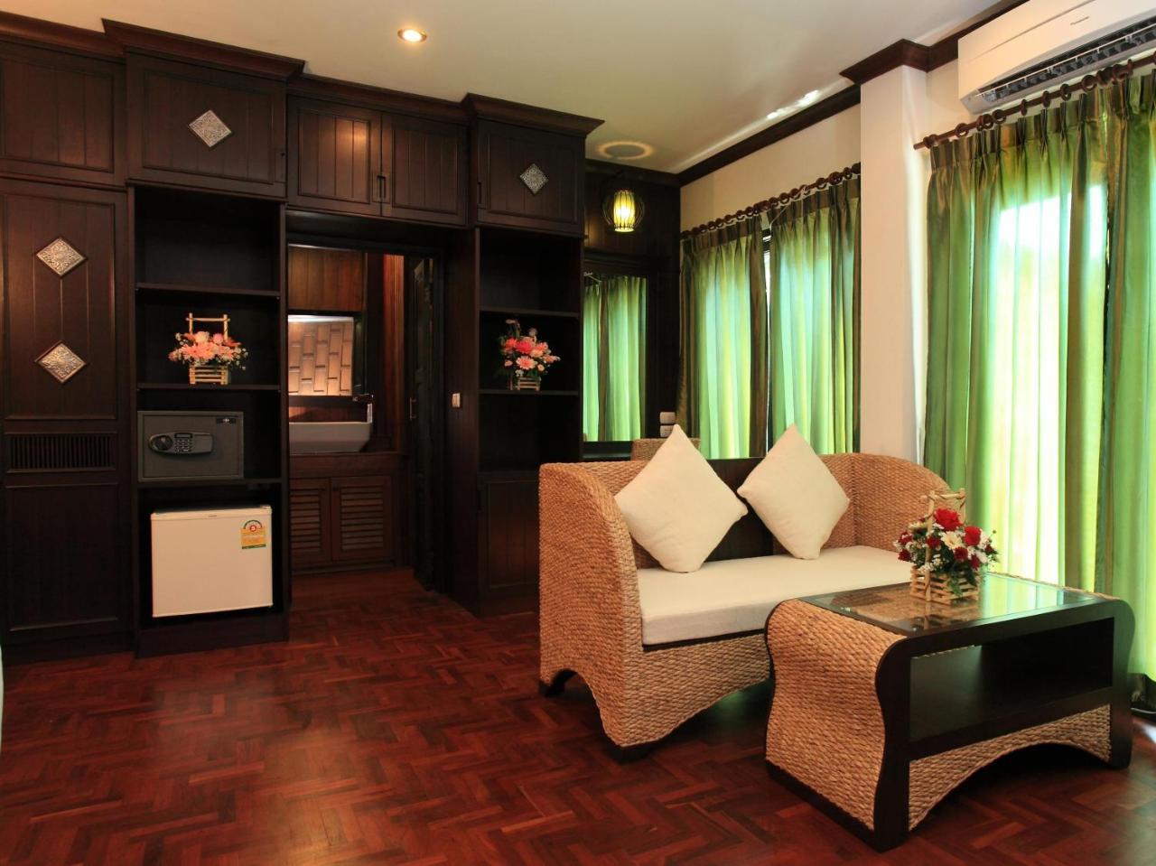 Inn Sathu 3*