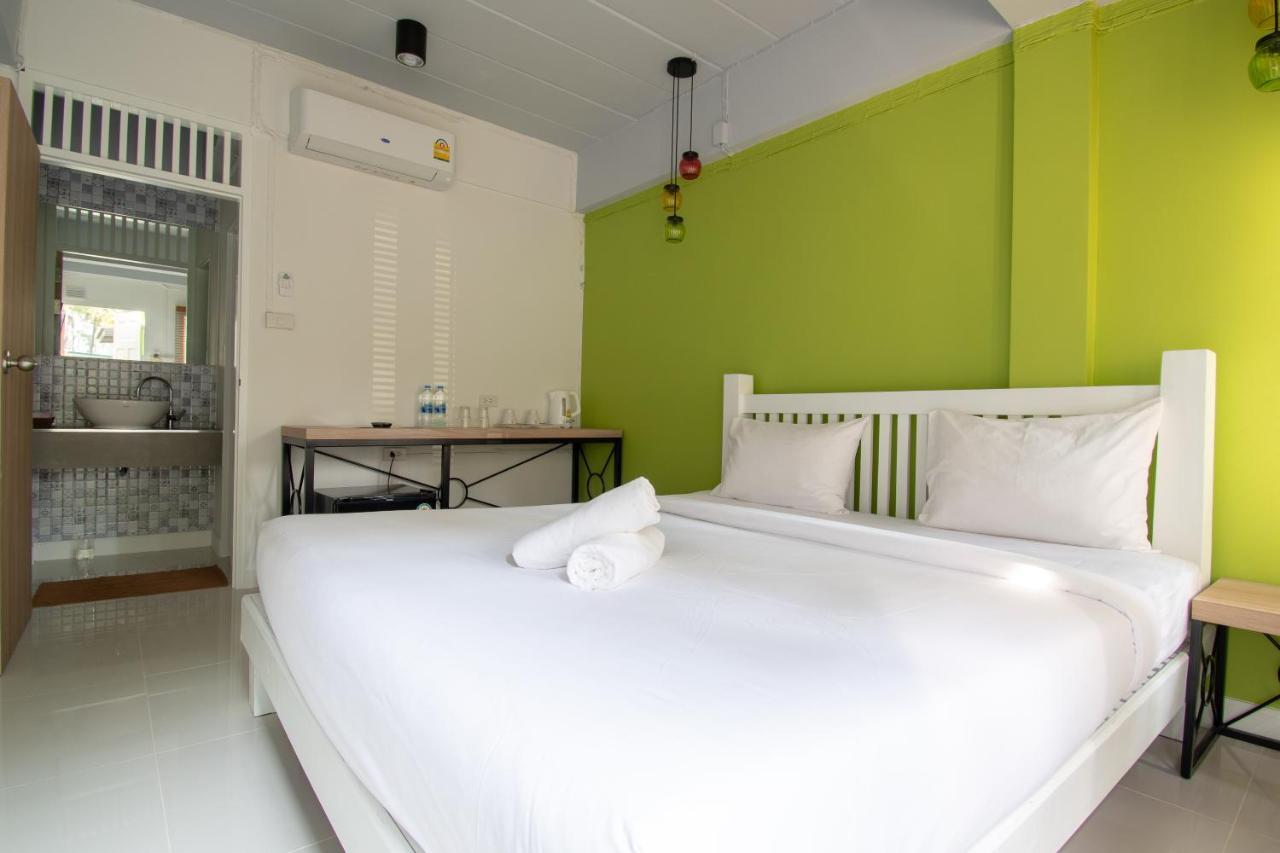 Lazy Sandals Inn