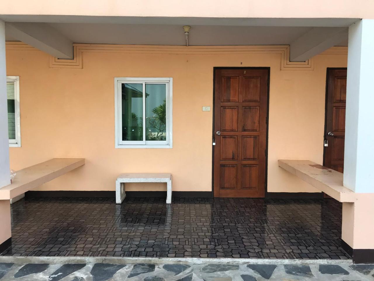 Rubtawan Sichang Resort 2*