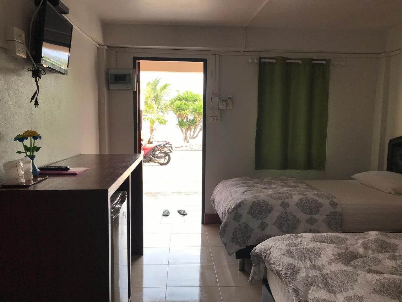 Rubtawan Sichang Resort