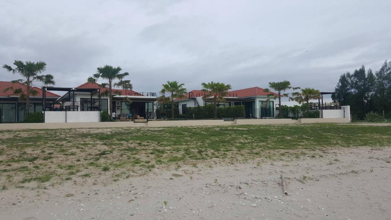 La Playa Front Pool Cha-am,huahin Villa *