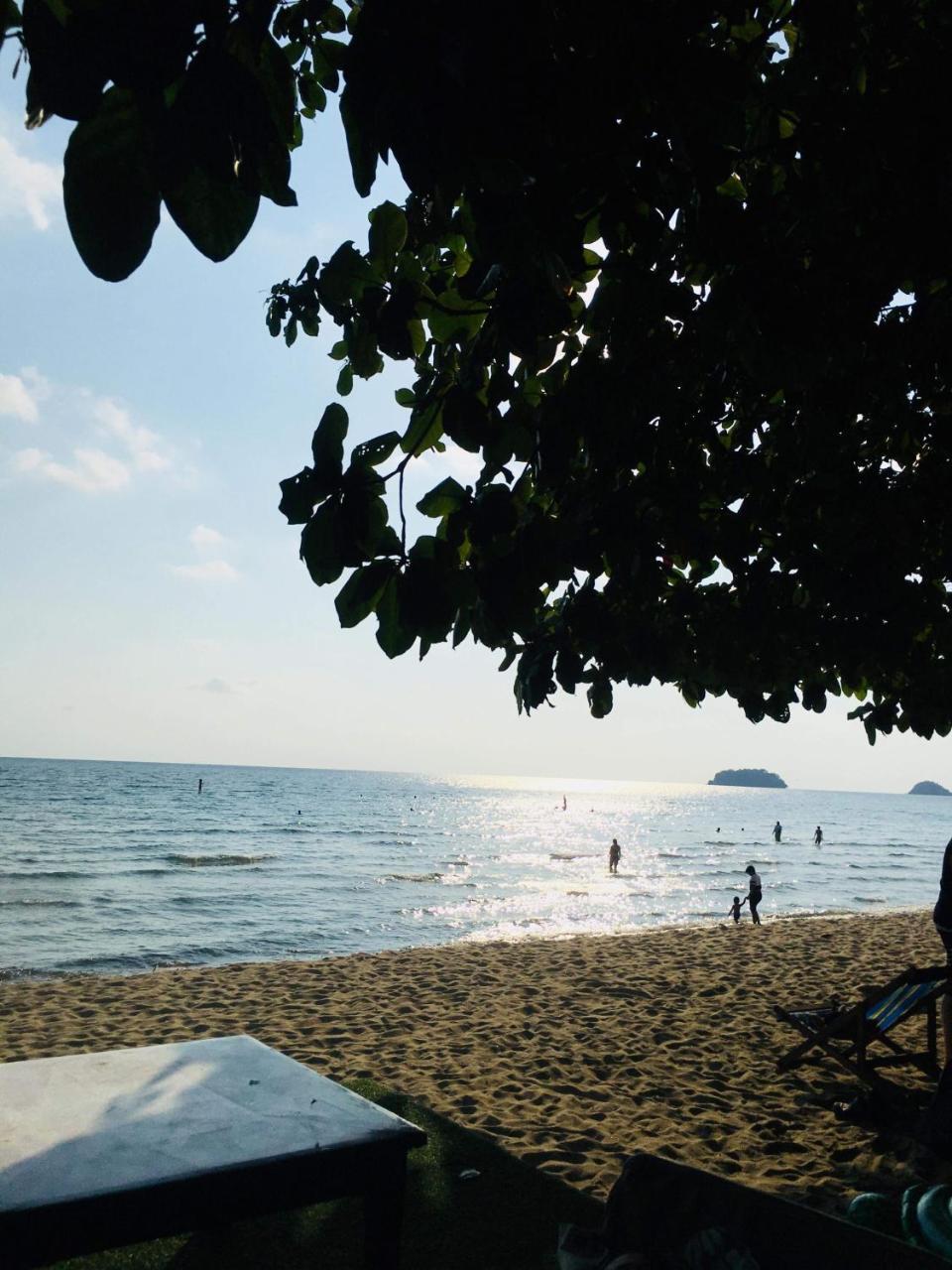 Family Huts Resort *