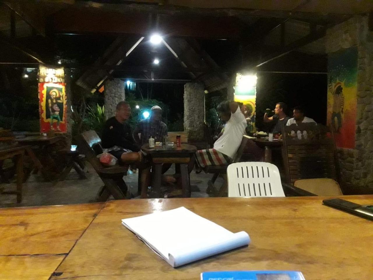 Mayow Kohmook *