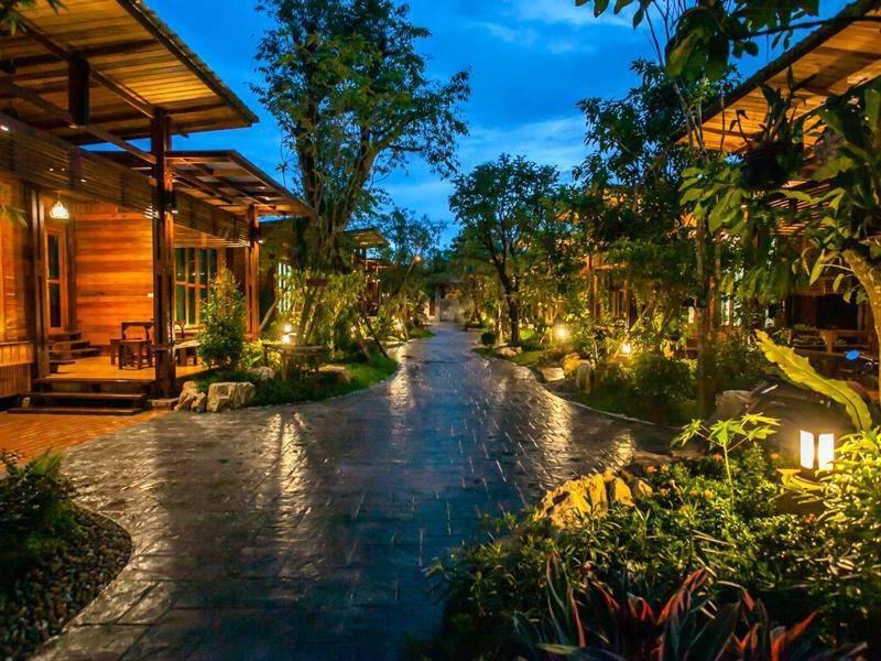Areeya Phu Beach Hotel 4*