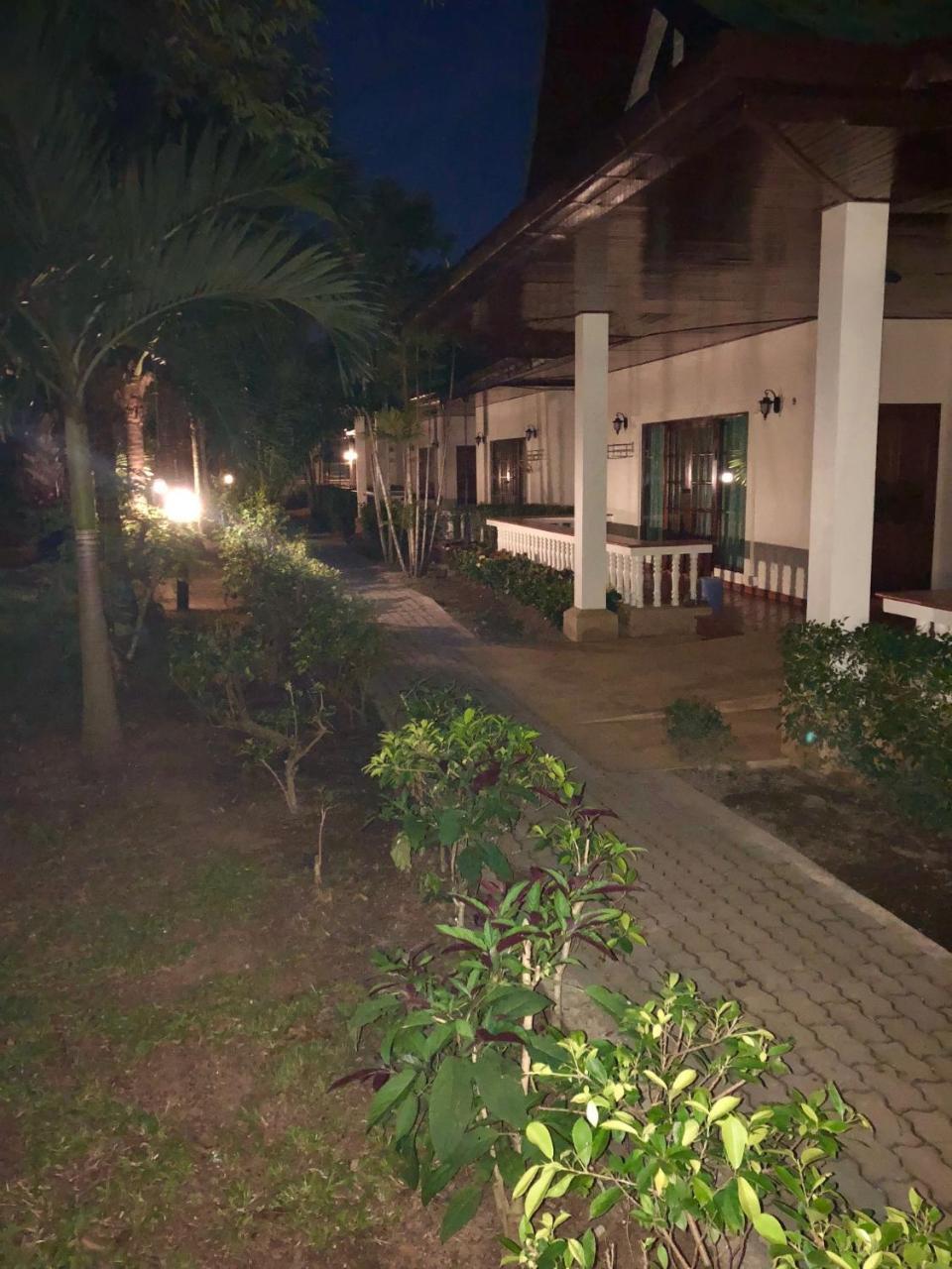 Chalong Oasis & Hotel