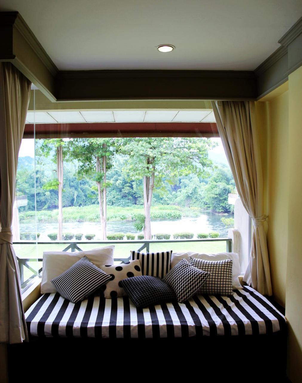 Aekpailin River Kwai Hotel