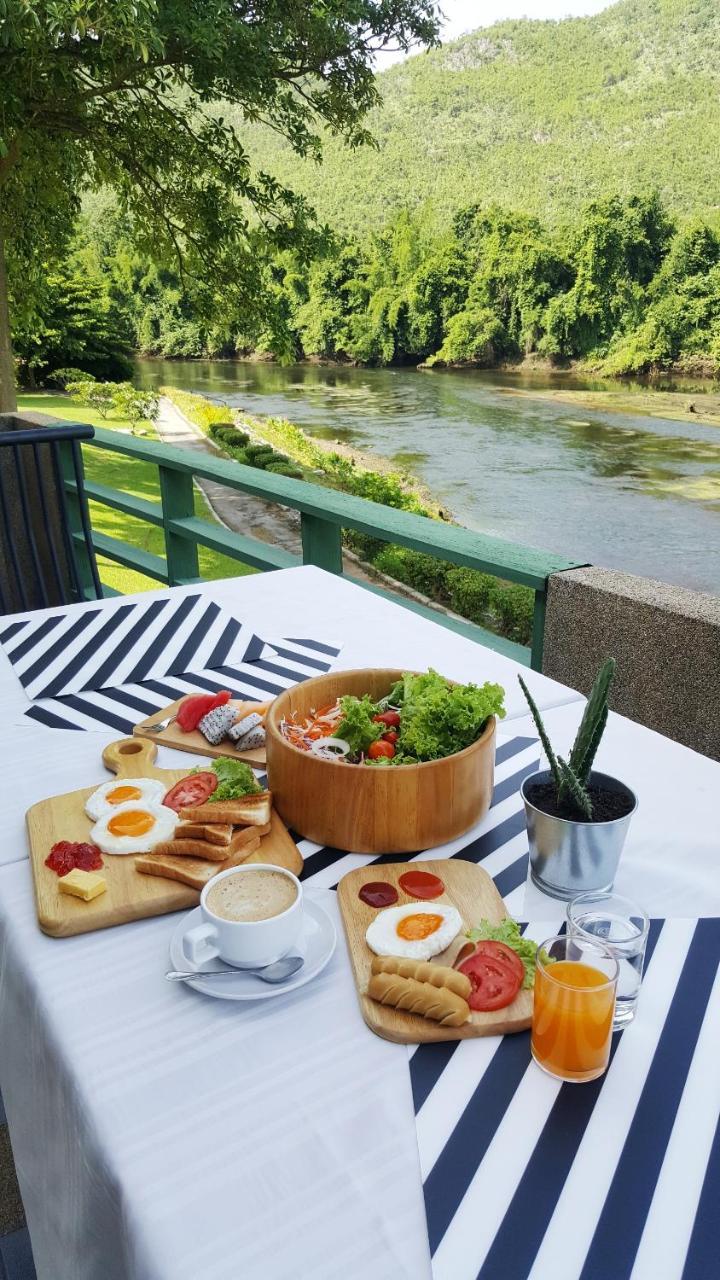Aekpailin River Kwai