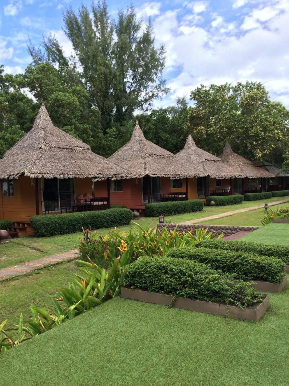 Phayam Resort 3*