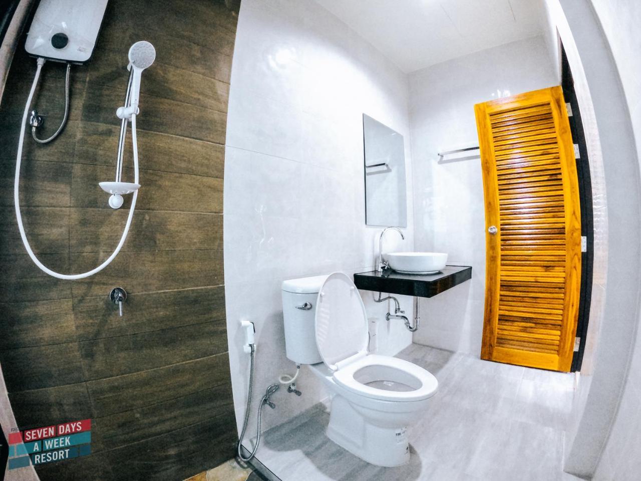 Resort Seven Days A Week Trang
