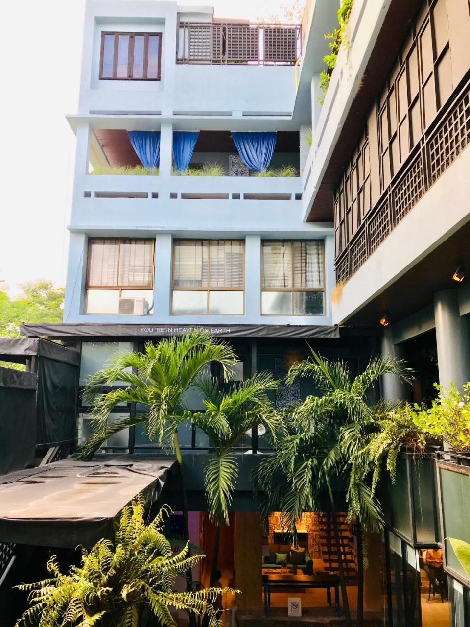 Blu Ari Stylish Gay Poshtel Banguecoque