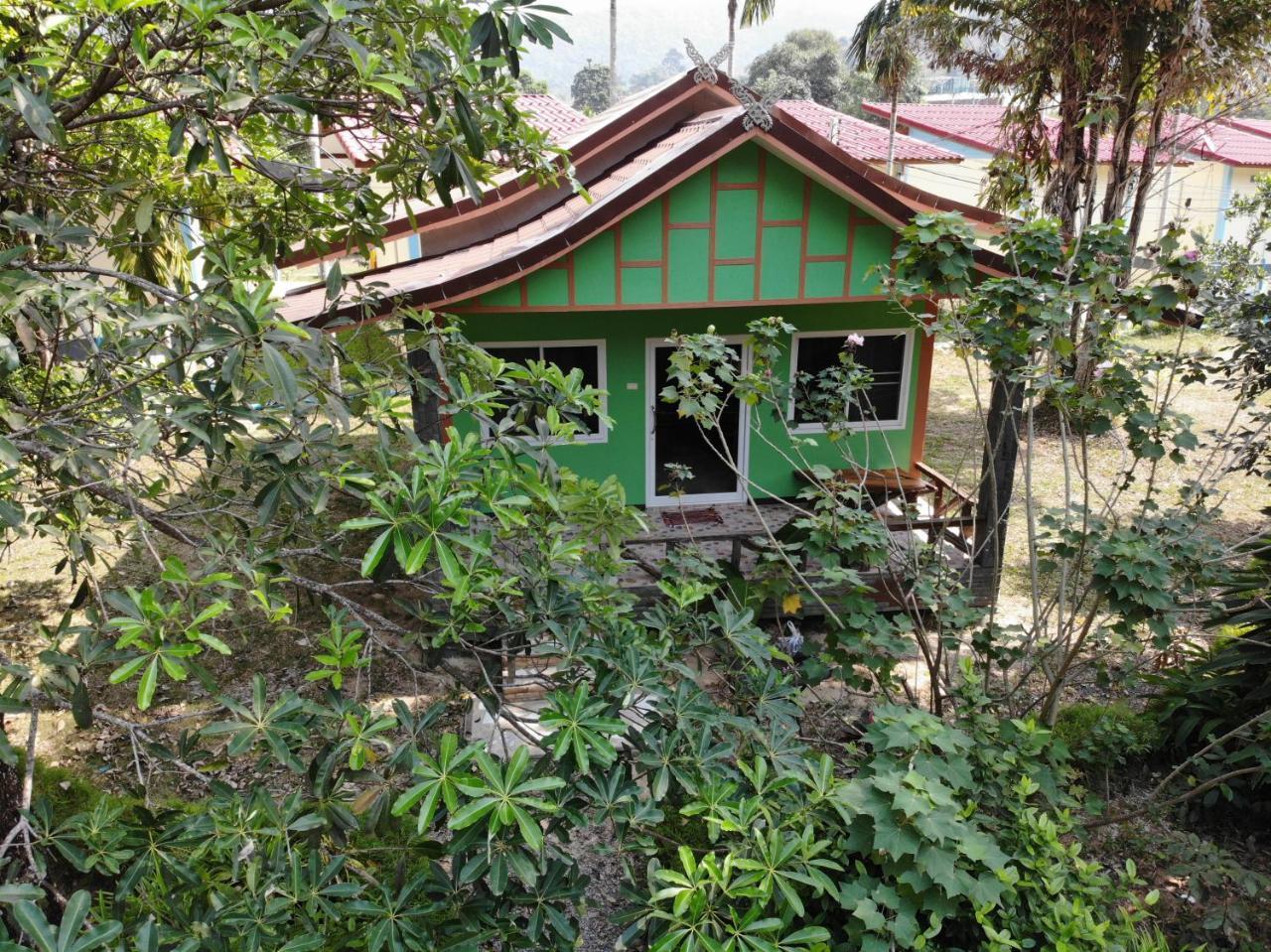 Sabaidee Koh Chang